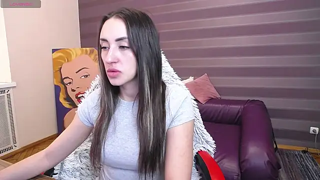 JenniferStone online show from April 9, 7:47 am