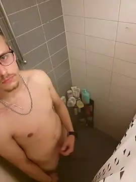 Snapshot of luckyluuk25 chatting on October 7, 6:16 pm luckyluuk25 online show from October 7, 6:16 pm