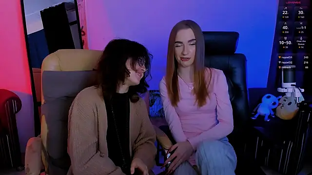 Snapshot of doll_vey chatting on November 14, 1:04 am doll vey online show from November 14, 1:04 am