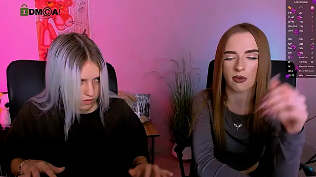 Snapshot of doll_vey chatting on December 4, 8:06 pm doll vey online show from December 4, 8:06 pm