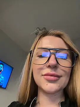 EvaBrooklyn online show from February 28, 4:20 pm