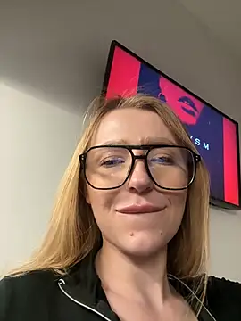 EvaBrooklyn online show from February 28, 7:25 pm