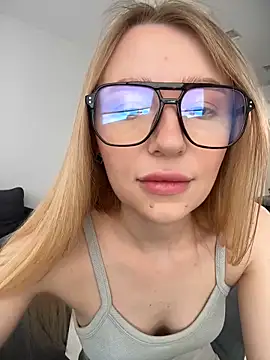 EvaBrooklyn online show from March 8, 6:32 am