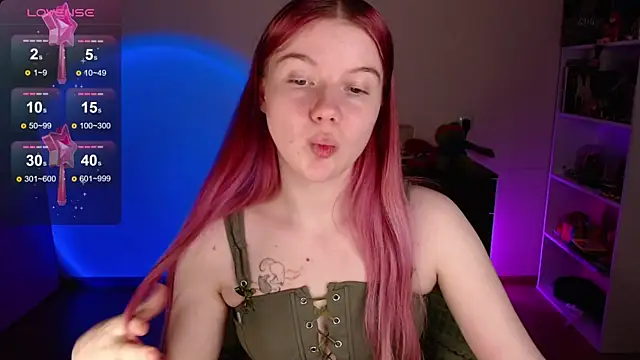 Strawberry juli online show from November 9, 9:07 am