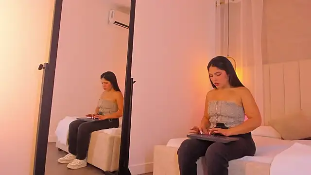 Haily b online show from March 21, 8:12 pm