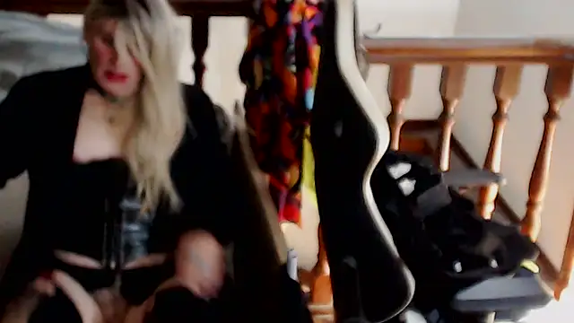 Snapshot of emmex671 chatting on September 30, 6:51 am emmex671 online show from September 30, 6:51 am