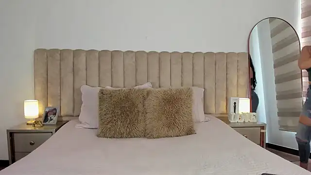 Sophie Restrepo online show from July 24, 2:48 pm