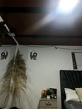 Snapshot of miaoconell chatting on May 13, 10:17 pm miaoconell online show from May 13, 10:17 pm