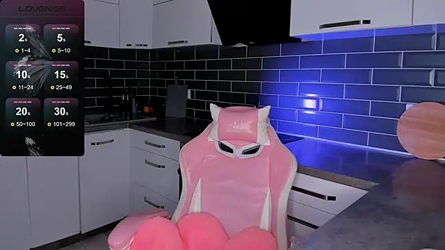 ShaiyaMinn3 online show from April 20, 8:10 pm