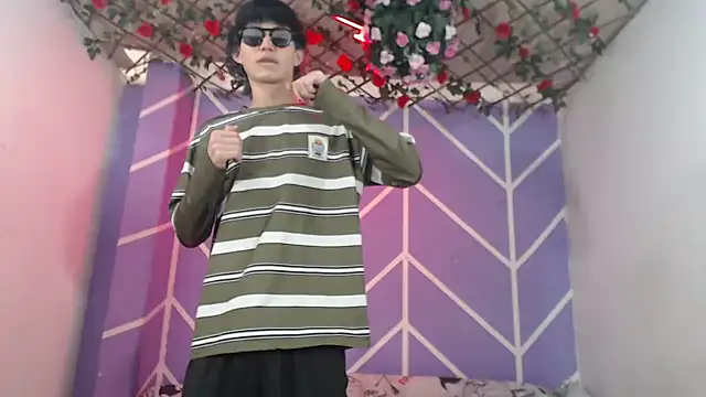 Snapshot of Maxxi_hot23 chatting on October 14, 7:25 pm Maxxi hot23 online show from October 14, 7:25 pm