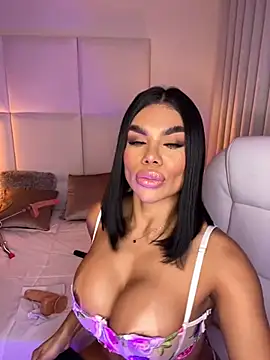 Amylewisq online show from March 6, 4:30 am