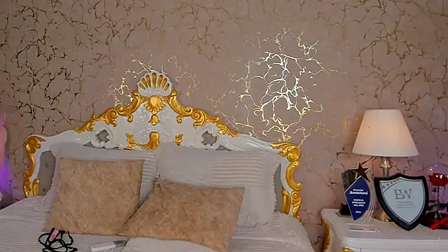 ScarlettWallace online show from March 19, 11:25 pm