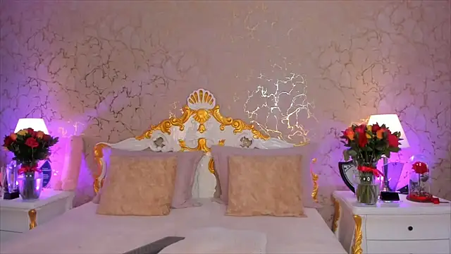 ScarlettWallace online show from November 8, 8:18 pm