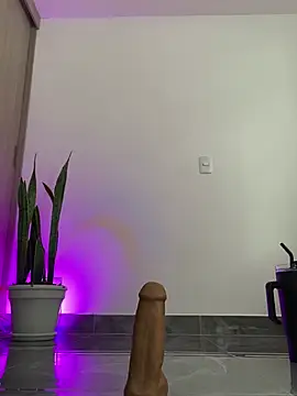 Snapshot of AshleyG_222 chatting on March 22, 4:58 pm AshleyG 222 online show from March 22, 4:58 pm