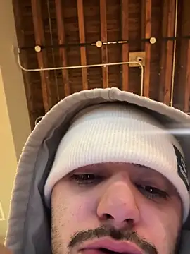 Snapshot of papiVilla23 chatting on December 21, 12:29 am papiVilla23 online show from December 21, 12:29 am