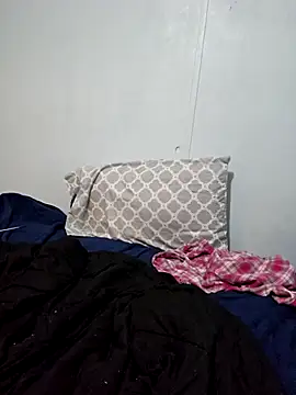 dylanroberts1995 online show from March 4, 1:55 am