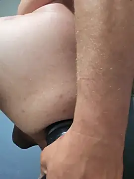 dylanroberts1995 online show from March 18, 11:09 pm