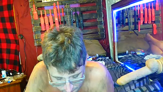 dylanroberts1995 online show from October 24, 10:50 pm