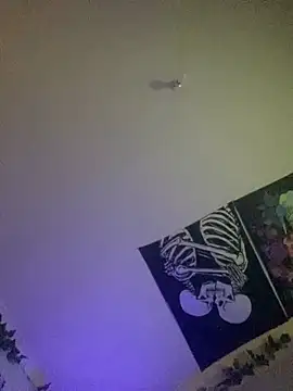 Snapshot of 1Zoey101 chatting on February 8, 3:26 pm 1Zoey101 online show from February 8, 3:26 pm