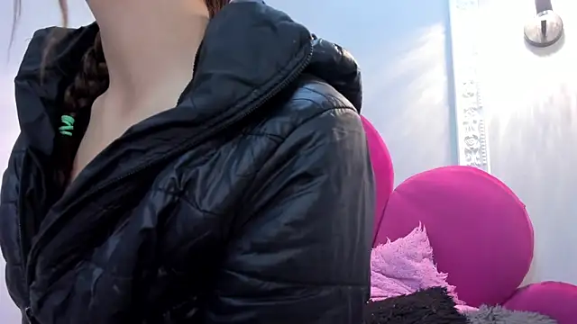 Bonniie 22 online show from September 19, 1:23 pm