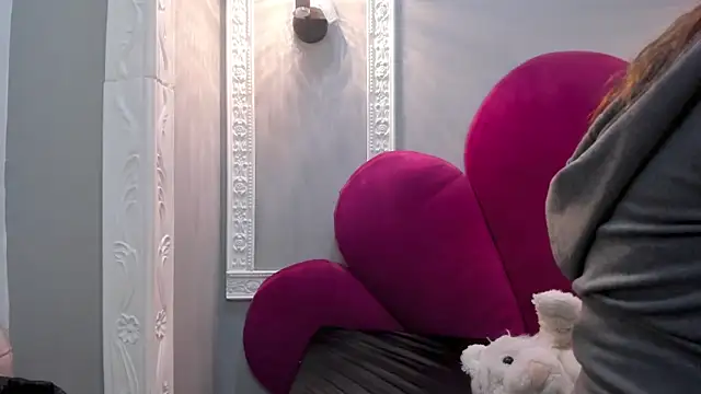 Bonniie 22 online show from March 4, 8:15 pm