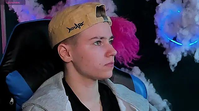 Jean Wilsons online show from April 22, 11:01 am