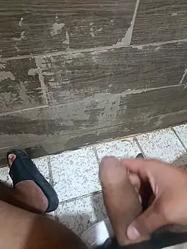 Snapshot of crisssalazar chatting on March 6, 2:30 am crisssalazar online show from March 6, 2:30 am