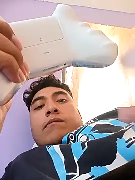 Snapshot of crisssalazar chatting on March 12, 2:30 am crisssalazar online show from March 12, 2:30 am