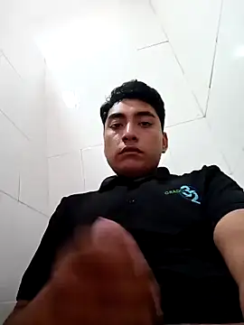 crisssalazar online show from April 20, 9:38 pm