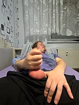 Snapshot of GinzouGay chatting on November 10, 10:20 pm GinzouGay online show from November 10, 10:20 pm