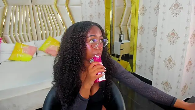 Qeen blackk online show from March 21, 6:51 pm