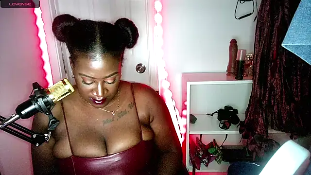 lovelyenigma365 online show from January 7, 5:10 am