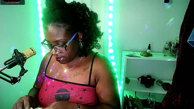 lovelyenigma365 online show from January 13, 7:19 pm