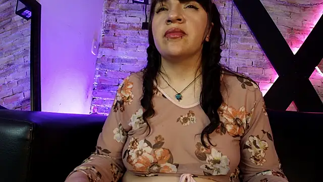 TaraTaylorr online show from March 15, 5:41 am