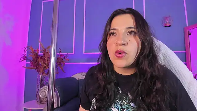 TaraTaylorr online show from October 1, 2:17 am