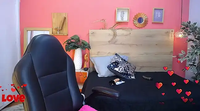 Snapshot of yessila_parker chatting on March 14, 5:48 am yessila parker online show from March 14, 5:48 am