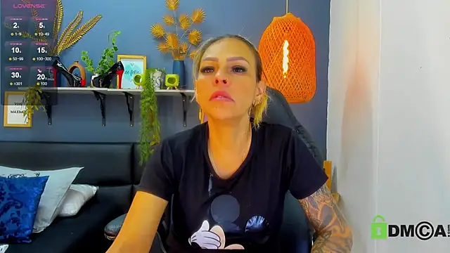 yessila parker online show from April 19, 8:57 am