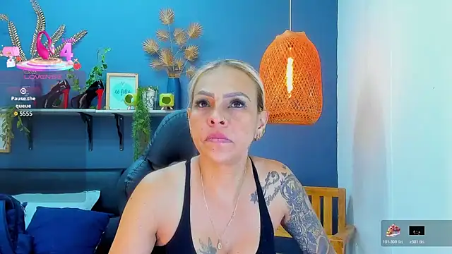Snapshot of yessila_parker chatting on May 29, 8:56 am yessila parker online show from May 29, 8:56 am