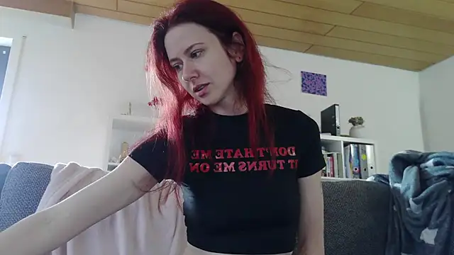 Snapshot of SweetSeraphine chatting on September 14, 9:30 am SweetSeraphine online show from September 14, 9:30 am