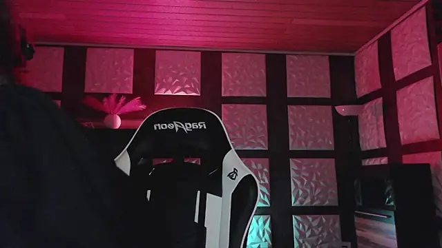 Snapshot of SweetSeraphine chatting on October 5, 5:17 am SweetSeraphine online show from October 5, 5:17 am