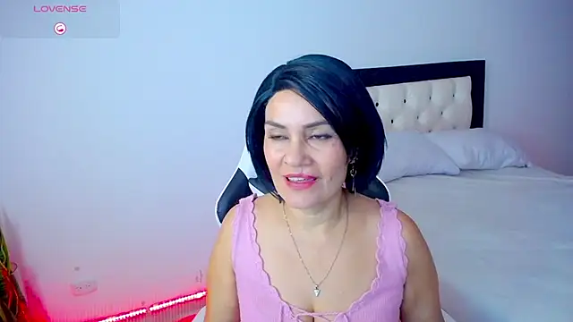 CarolinneFiotti online show from October 23, 3:22 pm