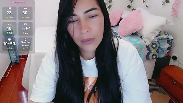 Snapshot of luna_lgomez_ chatting on March 16, 10:55 am luna lgomez  online show from March 16, 10:55 am