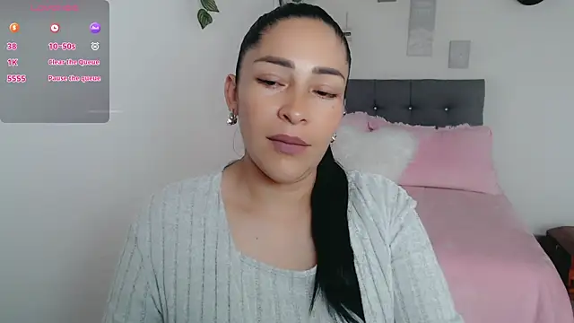 Snapshot of luna_lgomez_ chatting on March 5, 12:12 pm luna lgomez online show from March 5, 12:12 pm