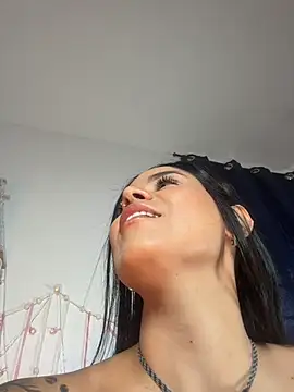 HotAlana  online show from April 20, 3:37 pm