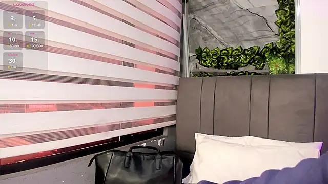 Fernanda liie  online show from September 22, 12:29 pm