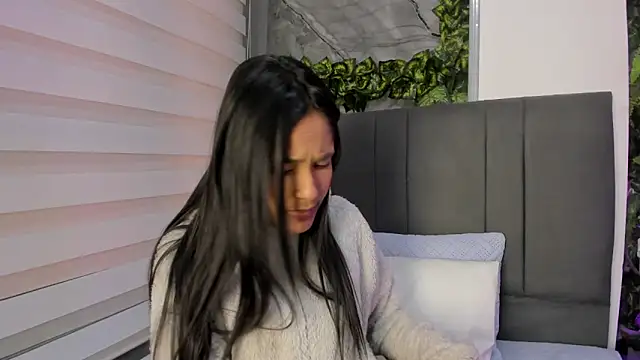 Fernanda liie  online show from December 16, 12:32 pm