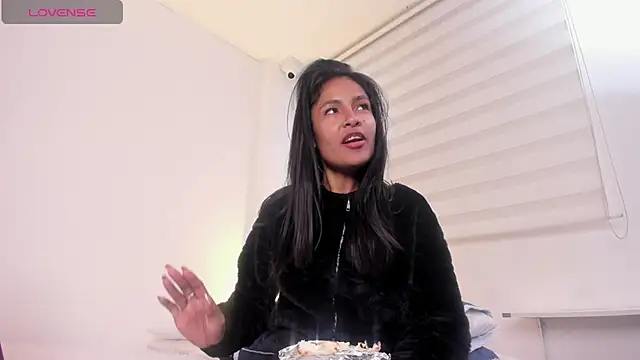 Snapshot of Fernanda_liie_ chatting on June 18, 1:04 pm Fernanda liie online show from June 18, 1:04 pm