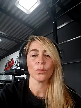 Sara Valkyri online show from March 13, 10:21 pm