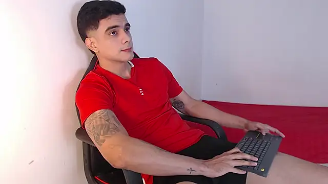 Snapshot of adam_levis17 chatting on September 28, 5:57 am adam levis17 online show from September 28, 5:57 am