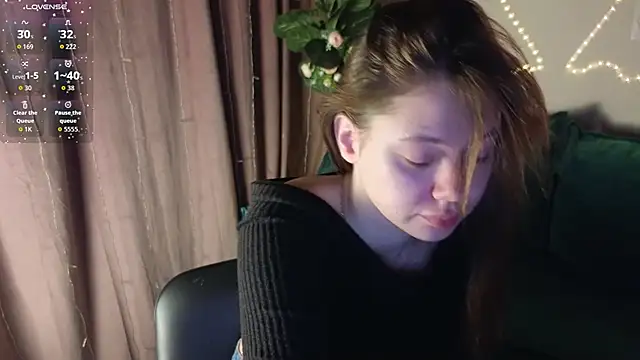 meow mellie online show from November 16, 7:47 am